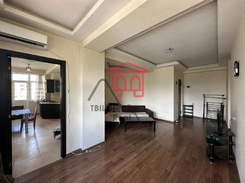 A bright apartment with a separate kitchen and two balconies in the center of the Saburtalo district is for sale. — фото 1