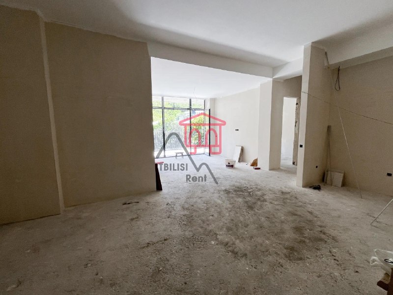 A spacious white-frame apartment with stunning views is for sale in a new building in the historic Sololaki neighborhood. — фото 4