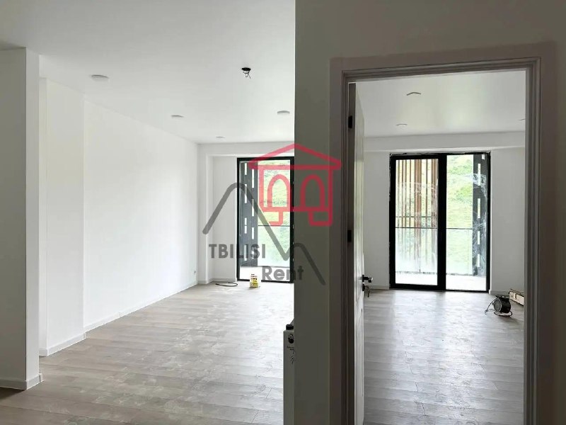 A spacious apartment in a new building in the eco-friendly Saburtalo district is for sale. — фото 2