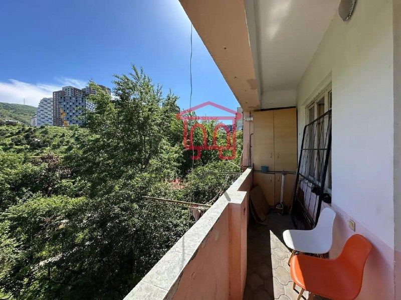 A spacious two-bedroom apartment near Mziuri Park is for sale. — фото 2