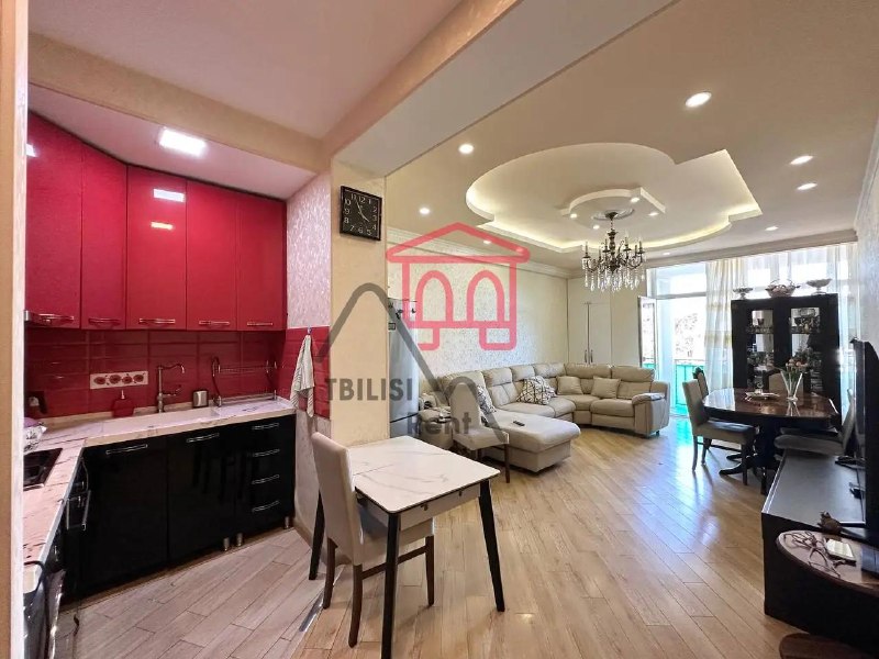 A spacious 2-bedroom apartment with 2 balconies is for sale right next to the “State University” metro station. The buyer has the option to make a down payment of $90,000 and pay the remaining balance over a period convenient for them. The owner will continue to live in the apartment until full payment is made. — фото 1
