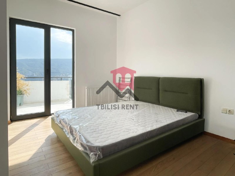 New apt. for sale (never occupied) with a private rooftop terrace. The building is fully occupied. Fully equipped kitchen, three Bathrooms, three separate bedrooms. Magnificent view, huge and bright Living room. Parking space included. — фото 5