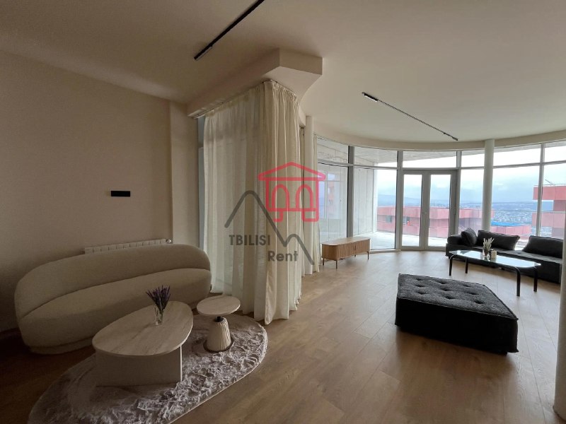 A designer-renovated apartment is for sale in a premium neighborhood. It is being sold fully furnished and equipped with built-in appliances. — фото 4