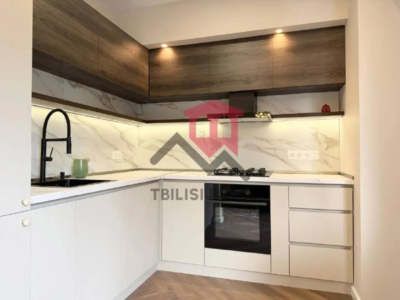 A brand-new, spacious apartment is for sale in a new building in the Vashlijvari neighborhood. The apartment has 2 bedrooms and a walk-in closet, a balcony, and a utility room. It also has a separate entrance. — фото 4
