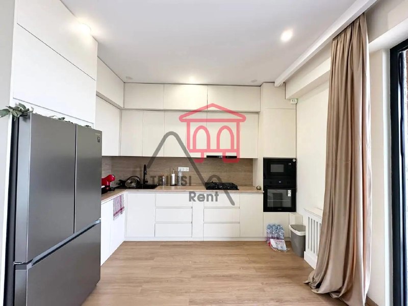 A spacious, sunny apartment with a city view in a prestigious location, recently renovated, and with underground parking, is for sale. — фото 4