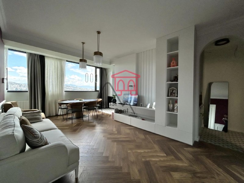 Apartment 90 m², 3 rooms — photo 1