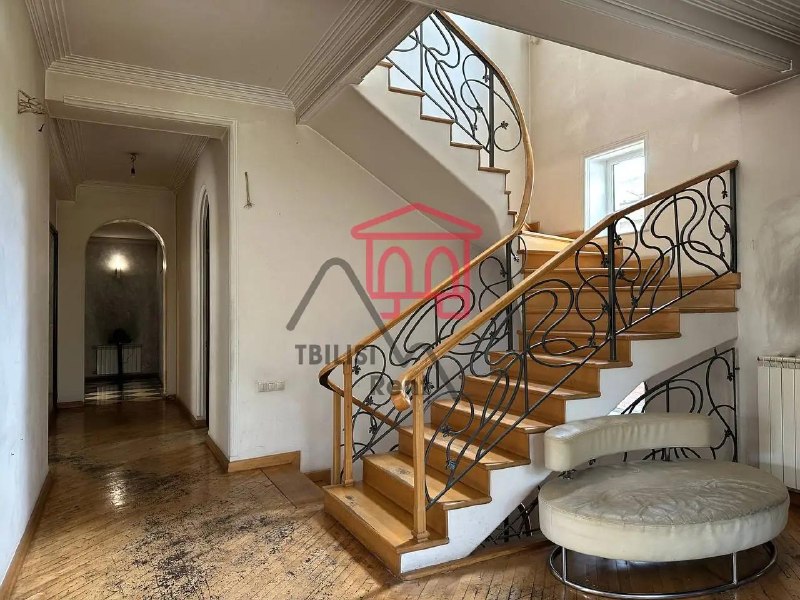 House 350 m², 6 rooms — photo 3
