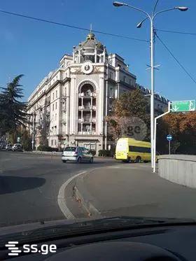 Квартира, 2 спальни · Мтацминда — фото 1