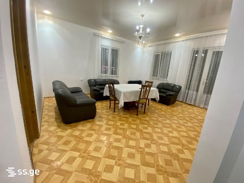 Квартира, 3 спальни — фото 1