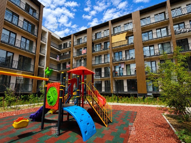 Peaceful Living by Lisi Lake «Modern City Lisi” — фото 1