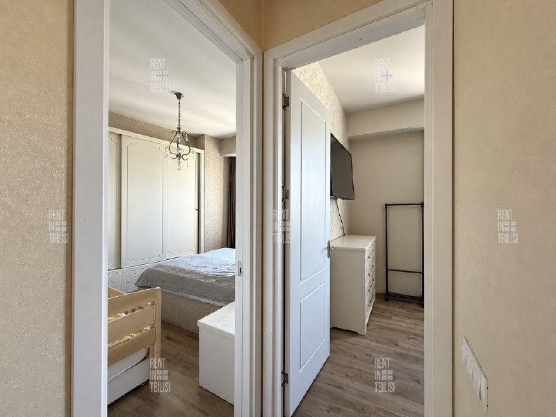Beautiful 2Bed Apartment in French district with Fabulous View Of Mountains — фото 5