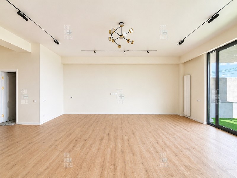 Apartment 250 m², 3 rooms — photo 1