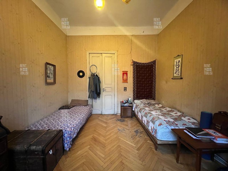 The apartment is non-standard, in old Tbilisi, with high ceilings. — фото 5