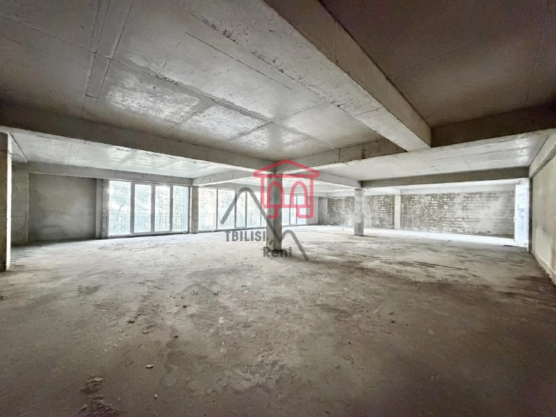Commercial 493 m², 3 rooms — photo 3