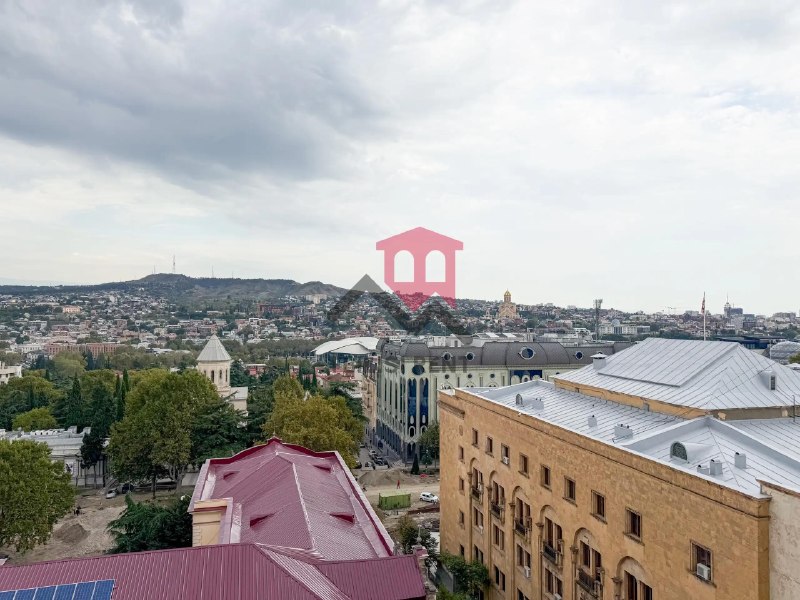 Квартира, 2 спальни · Мтацминда — фото 1