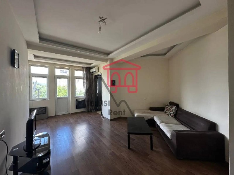 Продается светлая квартира с отдельной кухней и 2 балконами в центре района Сабуртало — фото 2