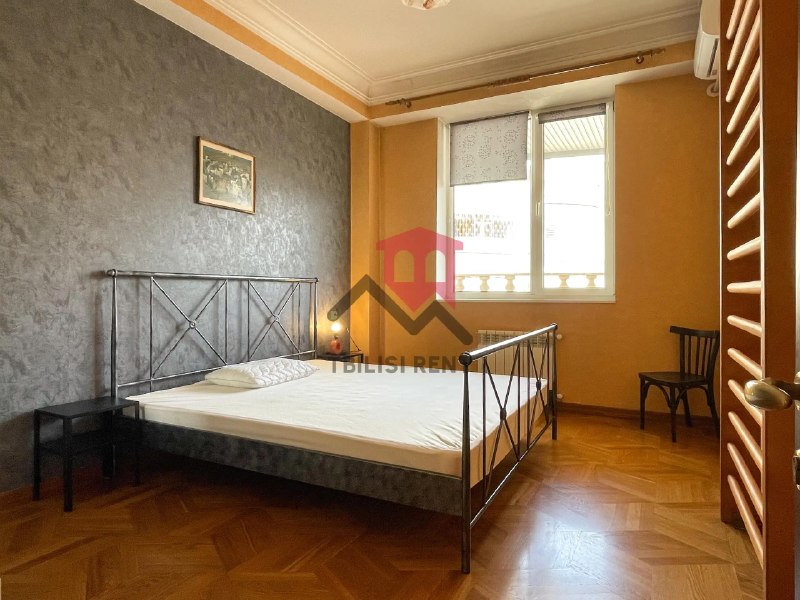 Apartment, 5 bedrooms · Mtatsminda — photo 5