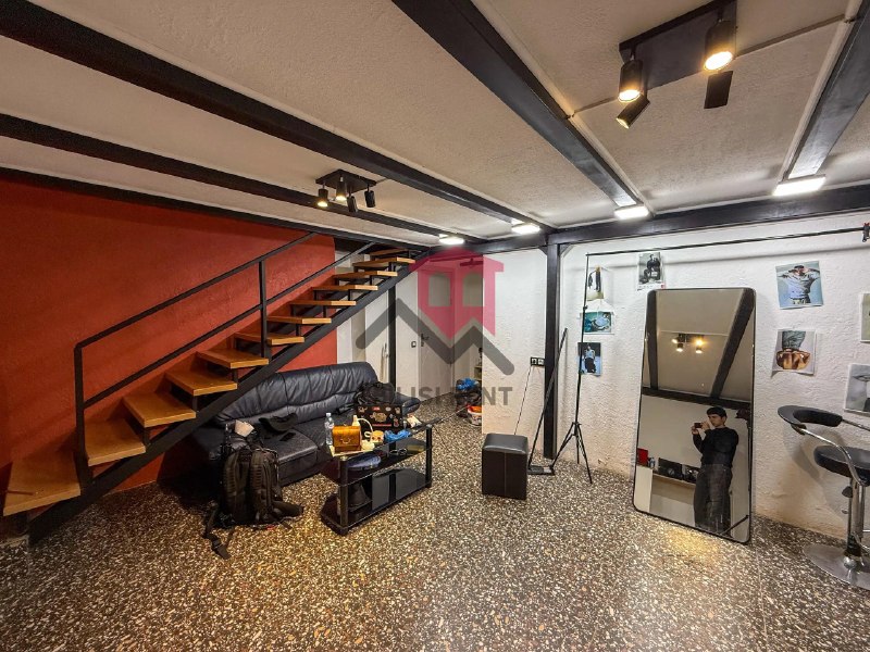 Commercial 78 m², 4 rooms — photo 2