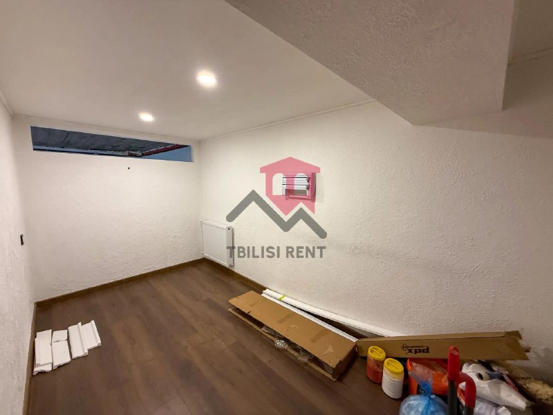 Commercial 78 m², 4 rooms — photo 4