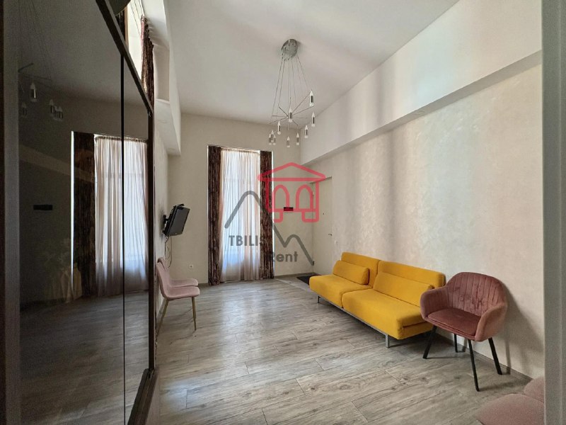 Apartment, 3 bedrooms · Mtatsminda — photo 2