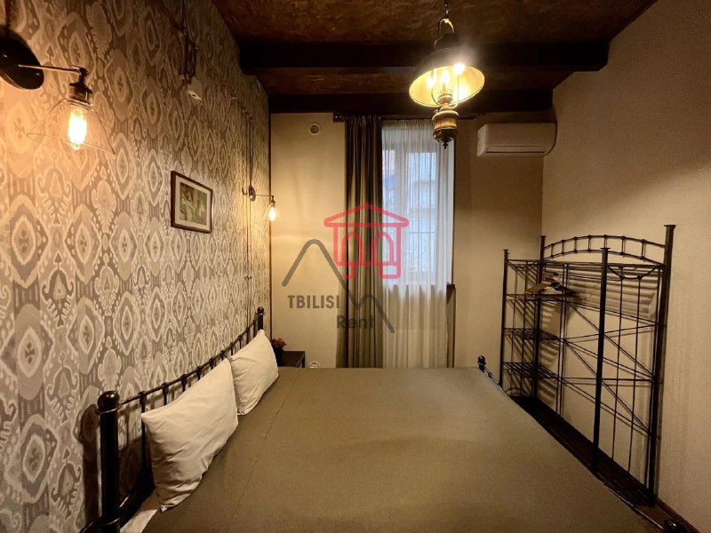 House, 4 bedrooms · Mtatsminda — photo 3