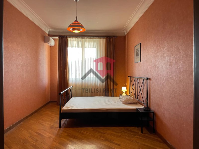 Apartment, 5 bedrooms · Mtatsminda — photo 3