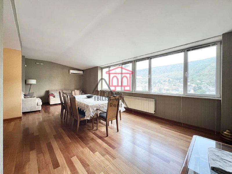 Apartment, 3 bedrooms · Vake — photo 4