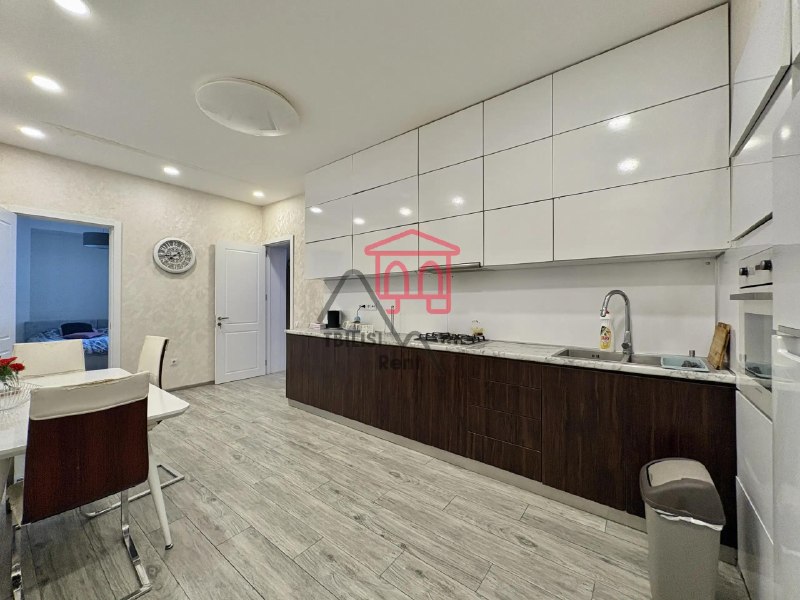 Apartment, 3 bedrooms · Mtatsminda — photo 4