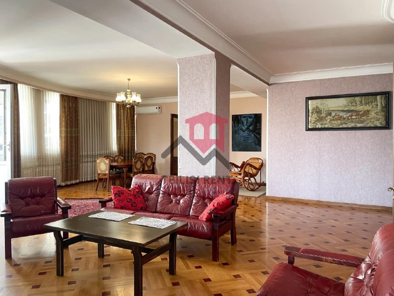 Apartment, 5 bedrooms · Mtatsminda — photo 2