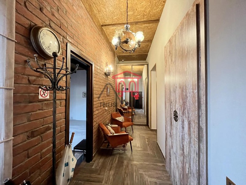 House, 4 bedrooms · Mtatsminda — photo 2