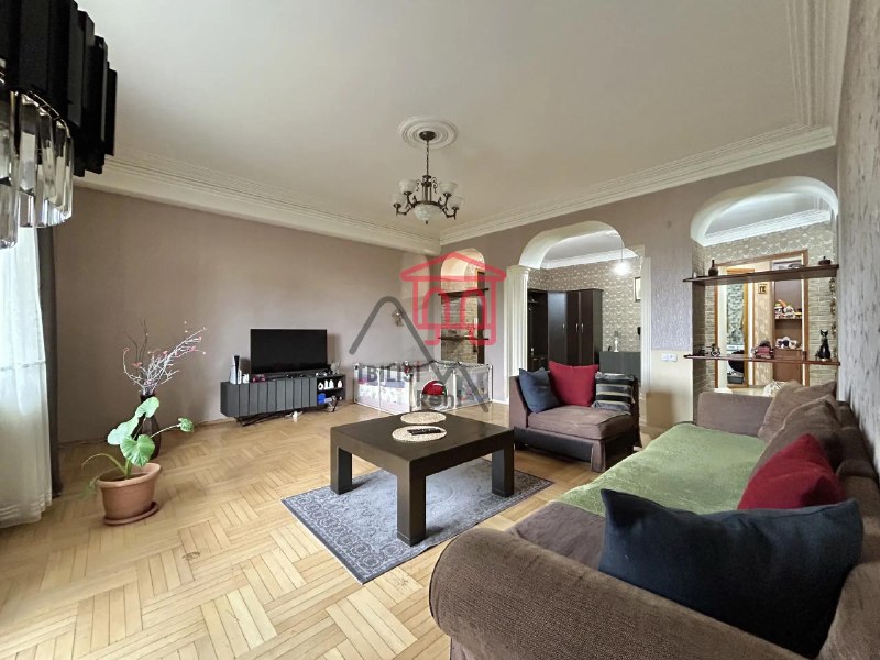 Apartment, 4 bedrooms · Sololaki — photo 1