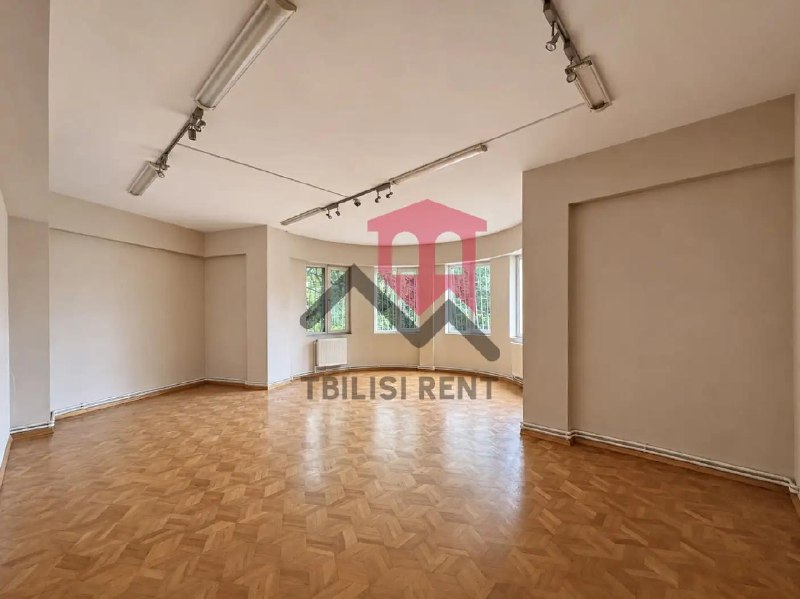 Commercial · Vera — photo 1