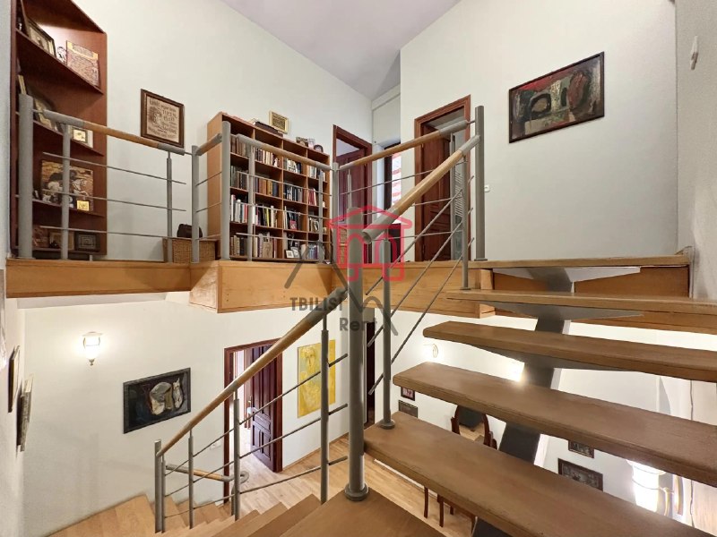 Apartment, 3 bedrooms · Vake — photo 1