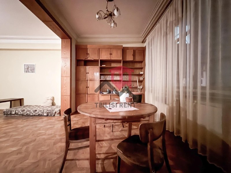 Apartment, 4 bedrooms · Vake — photo 1
