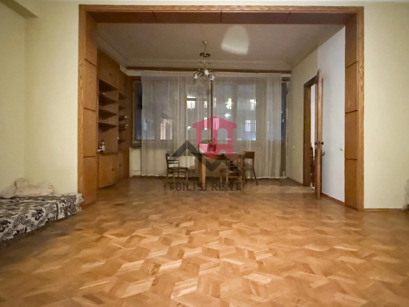 Apartment, 4 bedrooms · Vake — photo 2