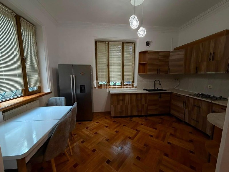 House, 3 bedrooms · Saburtalo — photo 1