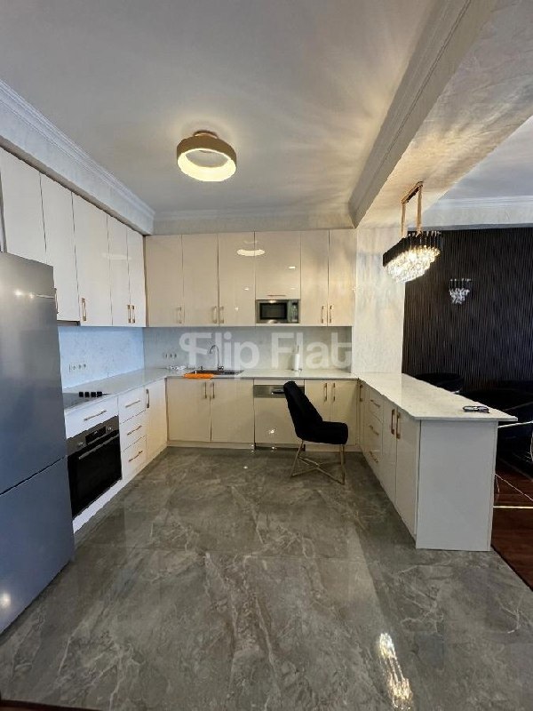 Apartment, 3 bedrooms · Vake — photo 1