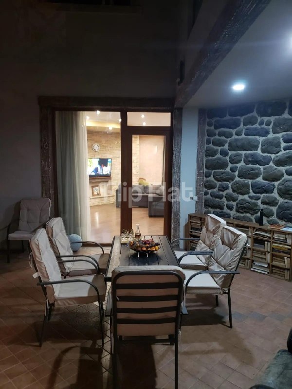 House, 4 bedrooms · Saburtalo — photo 3
