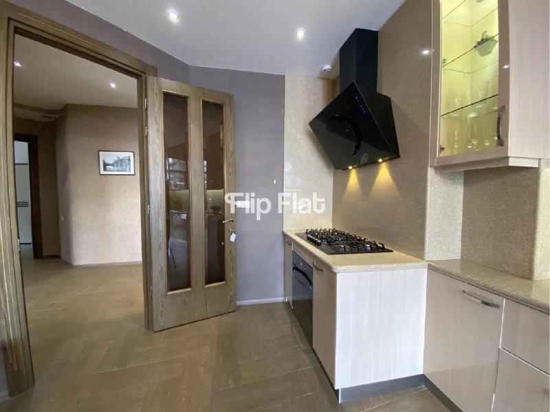 Apartment, 3 bedrooms · Mtatsminda — photo 2