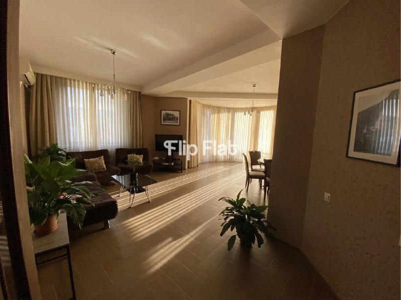 Apartment, 3 bedrooms · Mtatsminda — photo 4