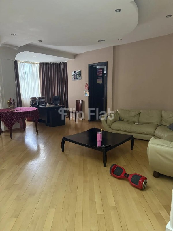 Apartment, 4 bedrooms · Vake — photo 2