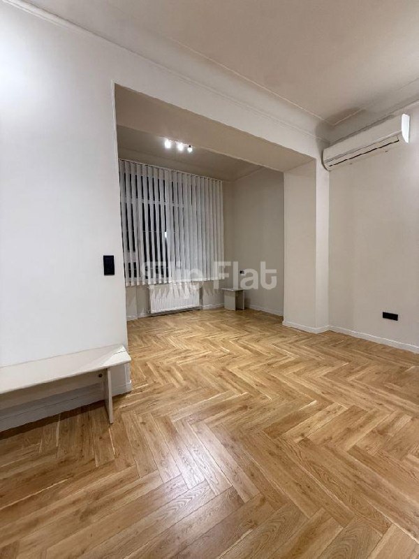 ბინა, 2 საძინებელი · ვაკე — ფოტო 2