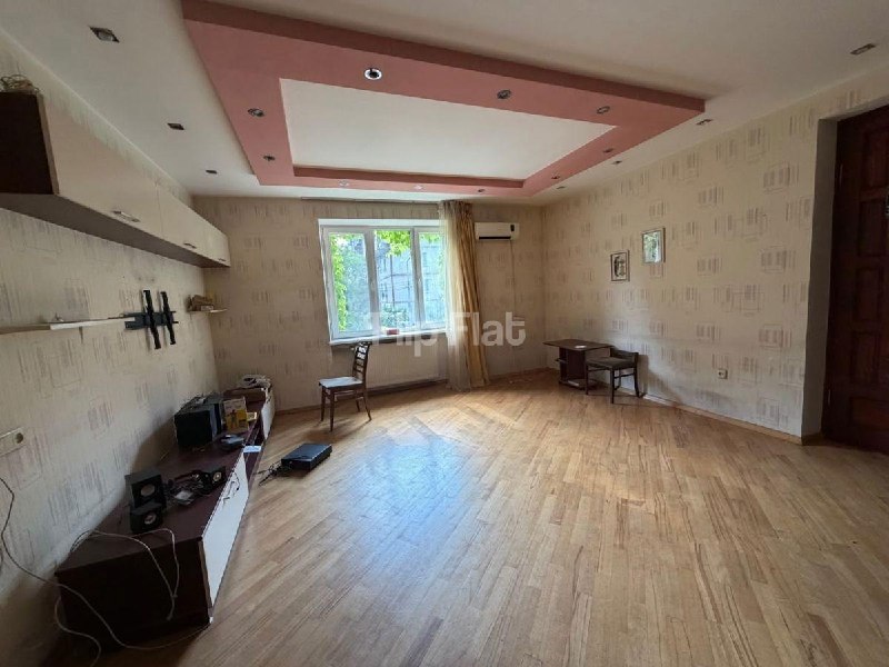 Apartment, 3 bedrooms · Saburtalo — photo 2