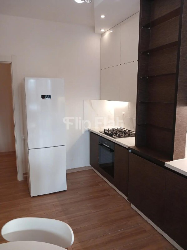 Apartment, 4 bedrooms · Vake — photo 2