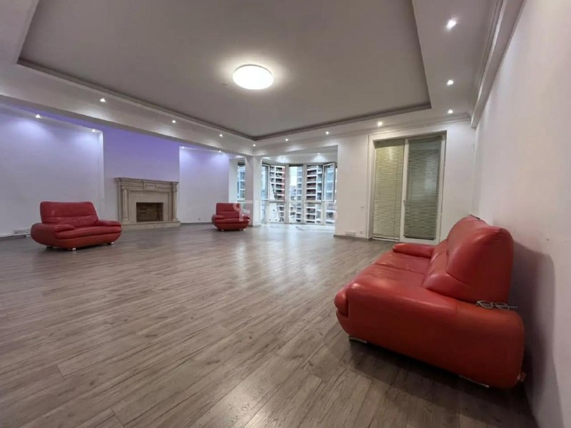 Apartment, 6 bedrooms · Vake — photo 3
