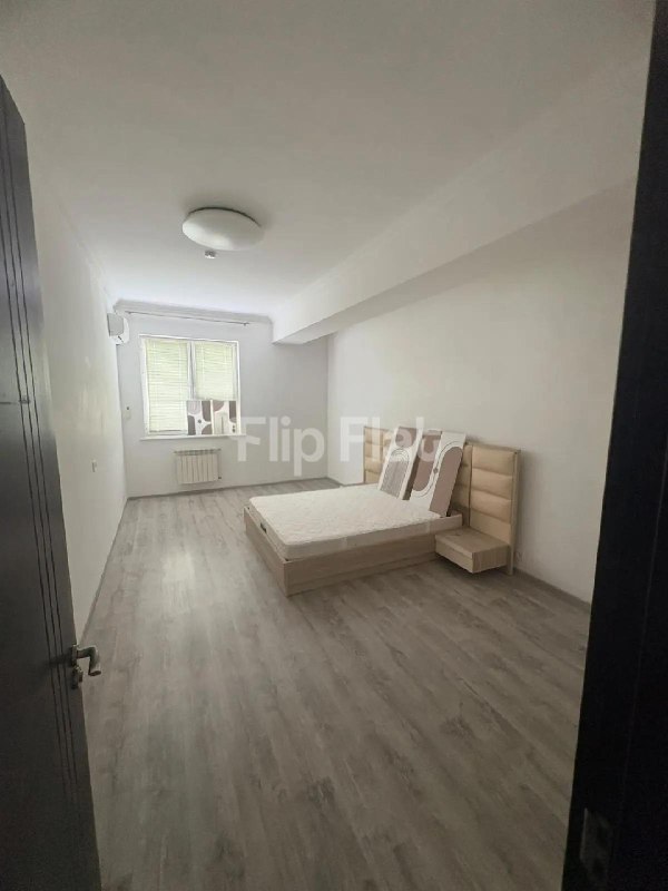 Apartment, 6 bedrooms · Vake — photo 4