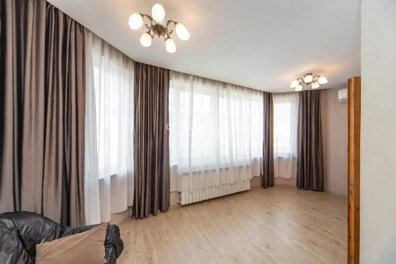 Apartment, 4 bedrooms · Vake — photo 3