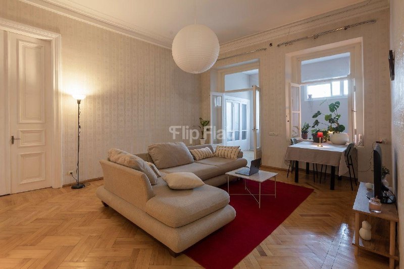 Apartment, 2 bedrooms · Mtatsminda — photo 1
