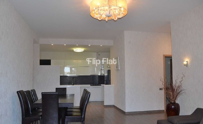 Apartment, 3 bedrooms · Vake — photo 2