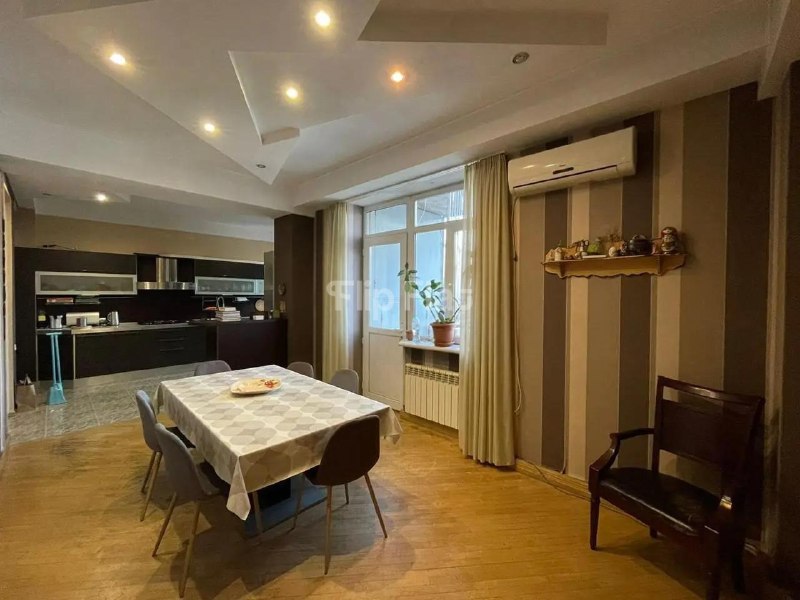Apartment, 4 bedrooms · Vake — photo 4